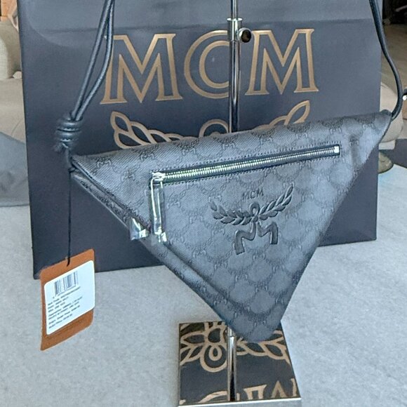 MCM GRAY Canvas and leather Triangle Shoulder Bag - Picture 4 of 14